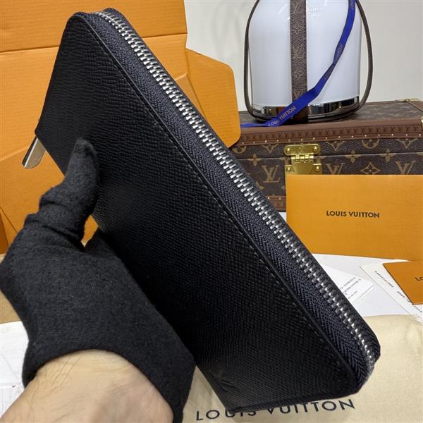 2026122105452590 600